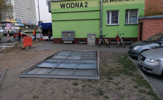 Wichury i pył. Zamknięty Park Miejski
