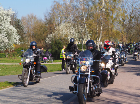 Motocykliści pożegnali zimę. Motomarzanna w Pile - grafika
