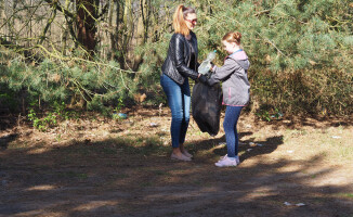#TrashChallengeMedia: Redakcja TV ASTA sprząta las