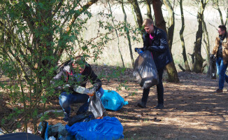 #TrashChallengeMedia: Redakcja TV ASTA sprząta las