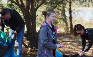 #TrashChallengeMedia: Redakcja TV ASTA sprząta las