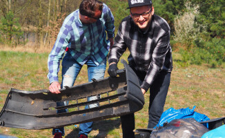 #TrashChallengeMedia: Redakcja TV ASTA sprząta las