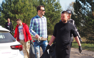 #TrashChallengeMedia: Redakcja TV ASTA sprząta las