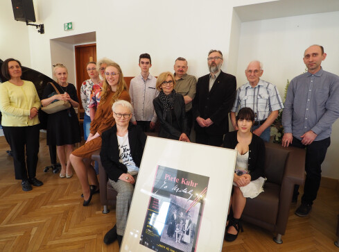 117 urodziny Piete Kuhr, tancerki i pacyfistki z Piły - grafika