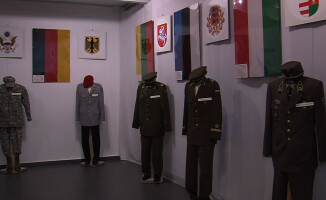 Mundury NATO w muzeum. Warto zobaczyć