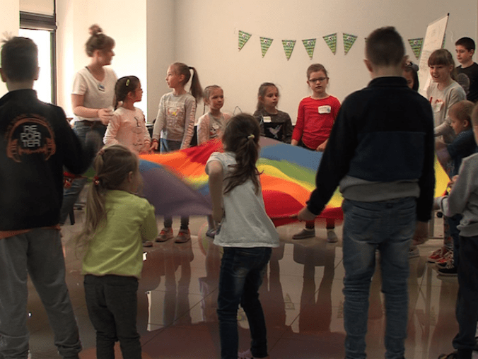 Pracownicy Grupy Asta przychodzą do pracy z dziećmi - grafika