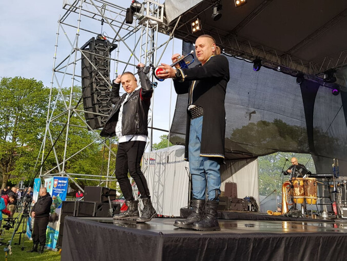 Bracia Golcowie zagrali w Wałczu [zdjęcia] - grafika