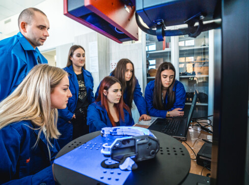 Idealny czas dla przyszłych inżynierów - RUSZYŁA REKRUTACJA NA STU - grafika