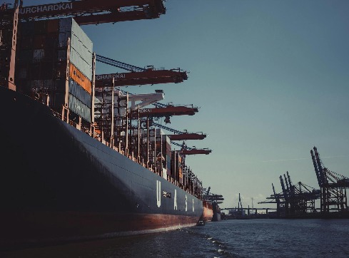 Magazyn dla e-commerce: 4 lokalizacje, które zrewolucjonizują Twoją - grafika