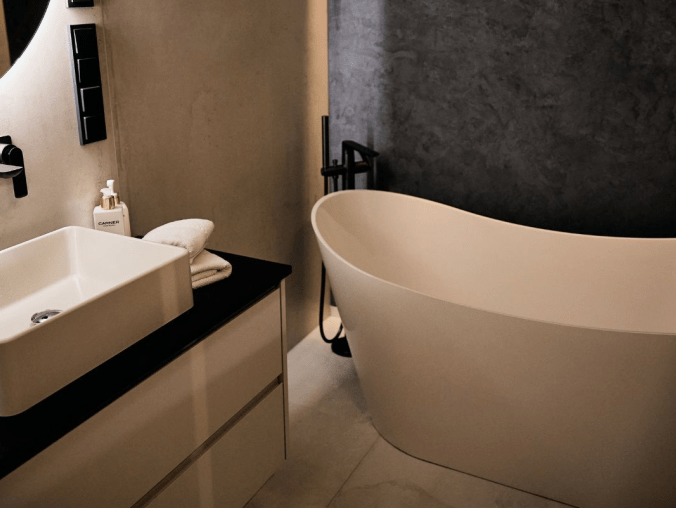 Nowoczesna łazienka w małym mieszkaniu – pomysły na funkcjonalną - grafika