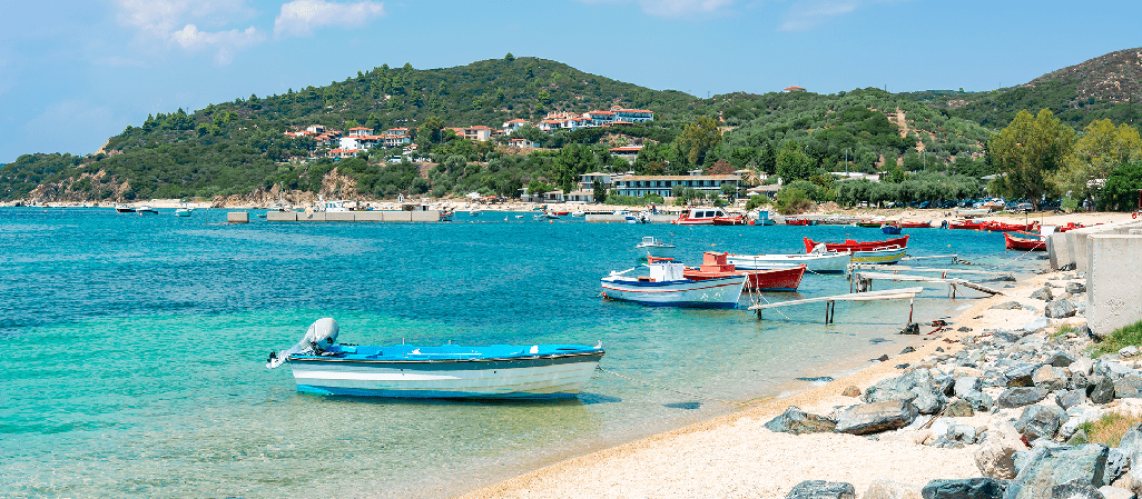 Dlaczego warto wybrać Chalkidiki na wakacje? Plaże, natura i grecki klimat