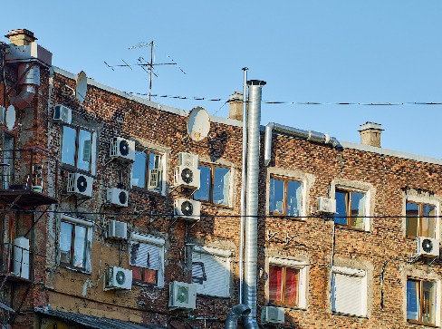 Czy można zamontować klimatyzację w zabytkowej kamienicy? - Praktyc - grafika