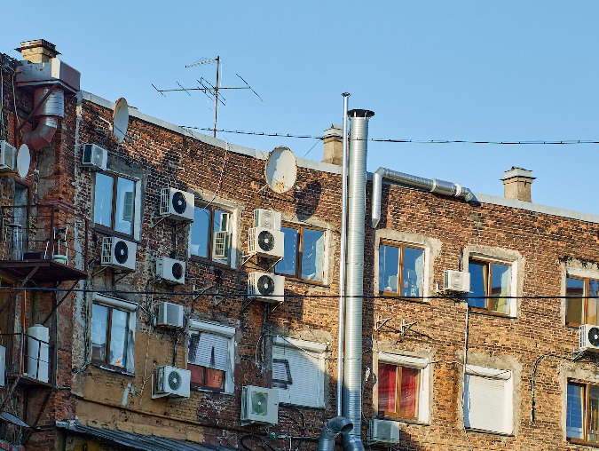 Czy można zamontować klimatyzację w zabytkowej kamienicy? - Praktyc - grafika