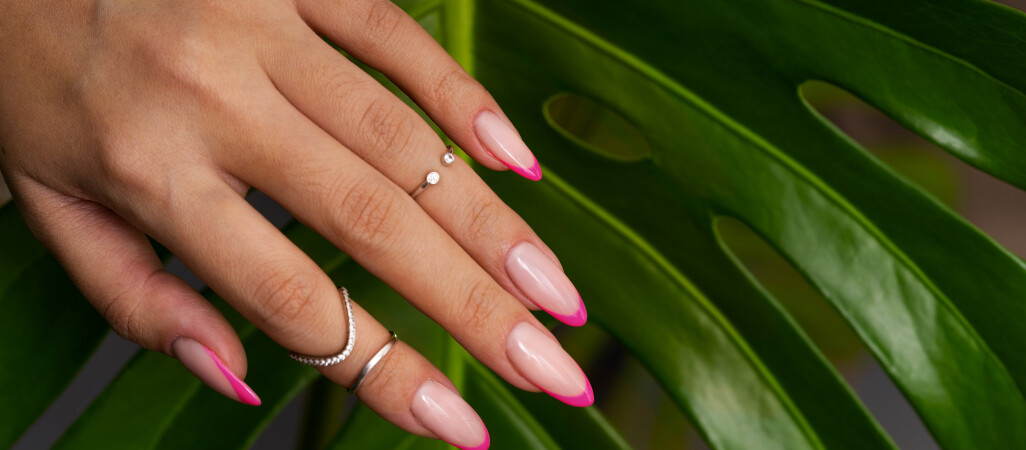 Manicure hybrydowy na lato – co jest modne w tym sezonie?