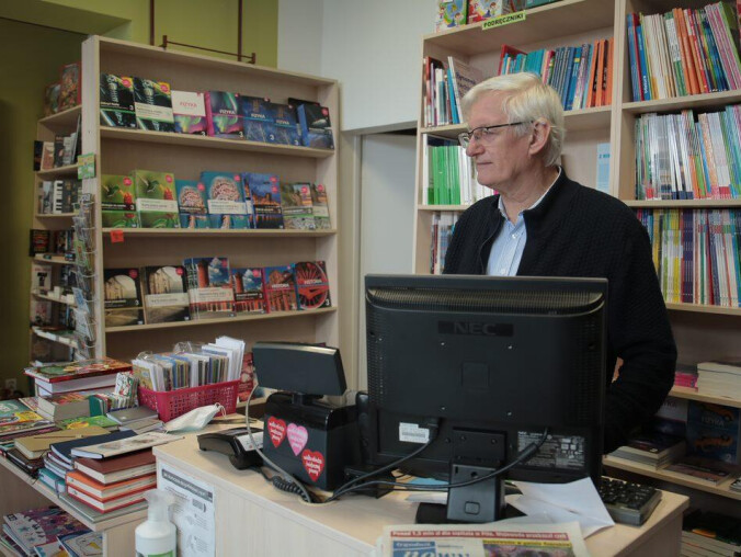 Książka zawsze dobrym pomysłem na prezent  - grafika