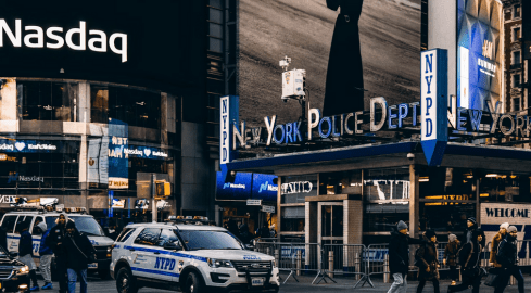 NASDAQ, czyli pierwsza elektroniczna giełda na świecie - historia w  - grafika