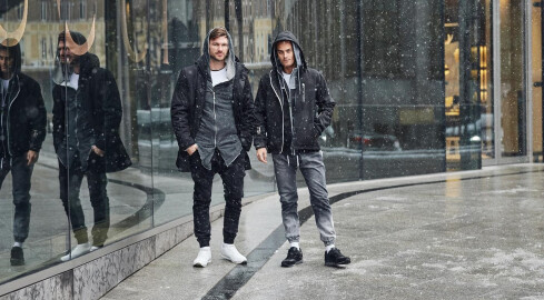 Męska kurtka przeciwdeszczowa – Twój niezbędnik na jesień! Na ja - grafika