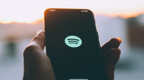 Netflix i Spotify - z ilu urządzeń można korzystać jednocześnie? - grafika