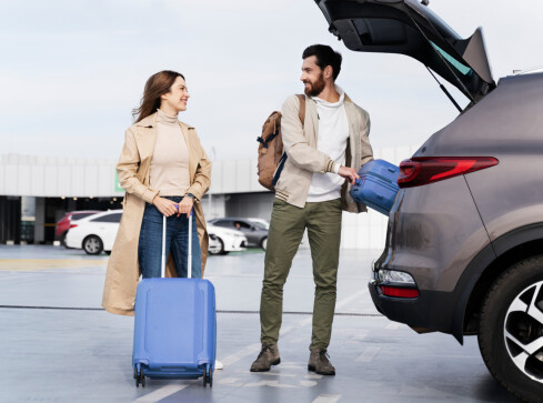 Czy warto zarezerwować samochód z wyprzedzeniem przed przylotem na l - grafika