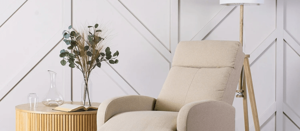 Fotel do sypialni - miejsce do relaksu, a może dodatkowe miejsce do snu?