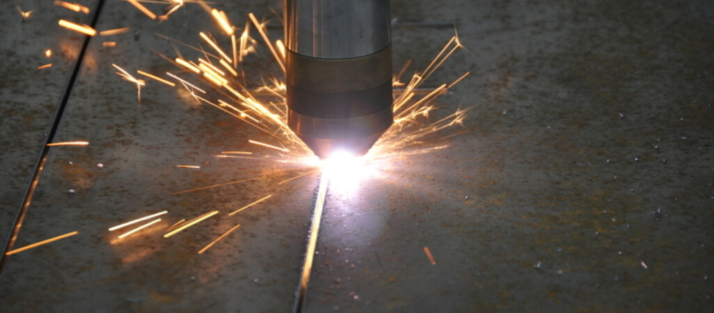 Ile kosztuje dobra wycinarka plazmowa? Dlaczego warto w nią zainwestować?