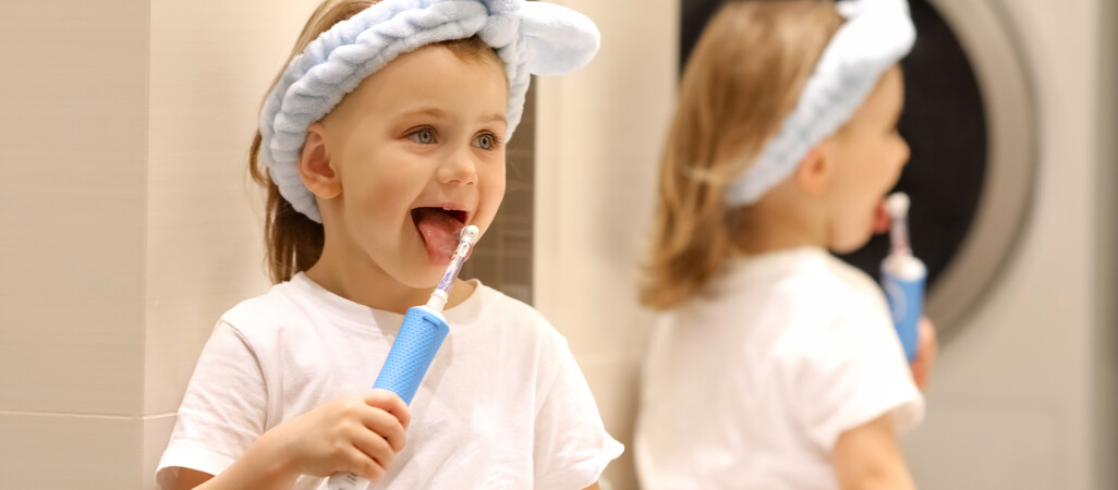 Dlaczego szczoteczka soniczna to must have w łazience każdego dziecka?