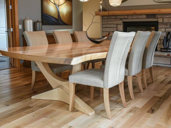 Jak zadbać o dębowy stół, aby służył przez lata? - grafika