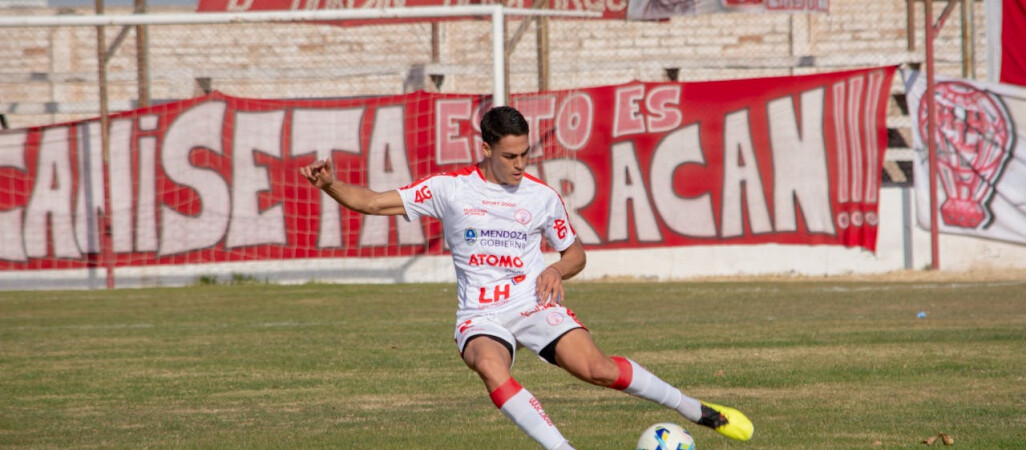 Ręka w polu karnym – kiedy sędzia podyktuje jedenastkę?