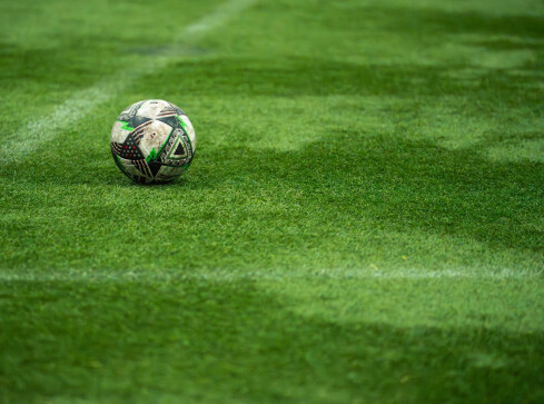 Jak rotacja składu pomaga drużynie piłkarskiej przetrwać intensywn - grafika