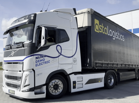 Elektryczne ciężarówki w Asta Logistics - grafika