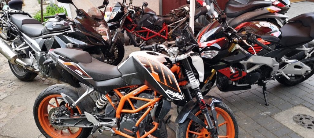 Dziupla w Chodzieży. Znaleziono motocykle