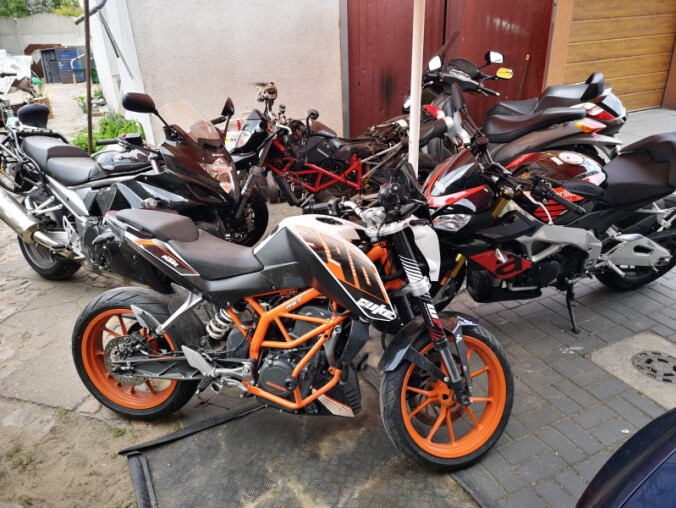 Dziupla w Chodzieży. Znaleziono motocykle  - grafika