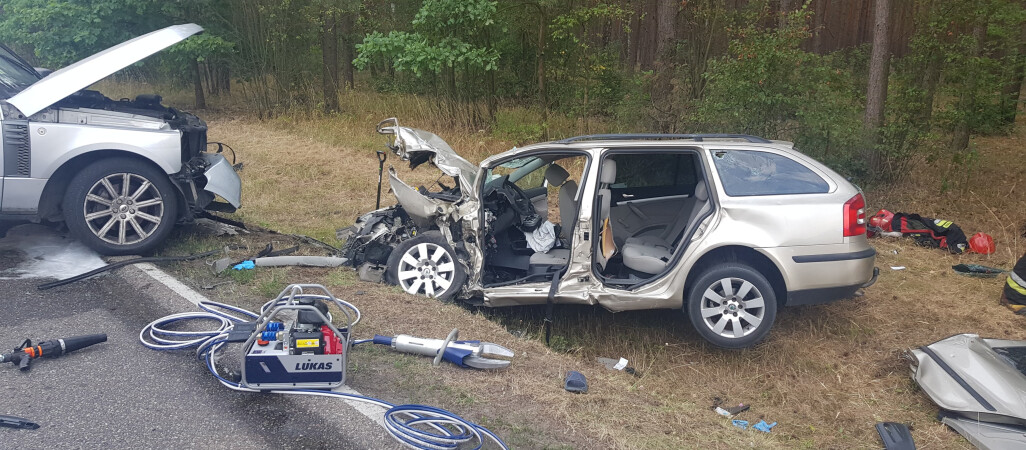 Czołowe zderzenie na trasie Trzcianka - Kuźnica Czarnkowska