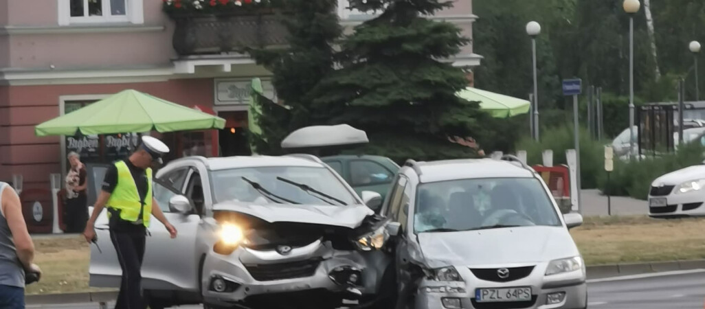 Kolizja na rondzie Solidarności