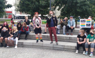 Demonstracja "LGBT to ludzie. Nie ideologia" [ZDJĘCIA]