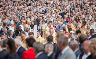 Skrzatusz bazyliką. Uroczystość przyciągnęła tłumy wiernych [ZDJĘCIA]