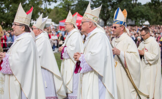 Skrzatusz bazyliką. Uroczystość przyciągnęła tłumy wiernych [ZDJĘCIA]