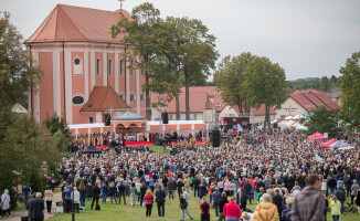 Skrzatusz bazyliką. Uroczystość przyciągnęła tłumy wiernych [ZDJĘCIA]