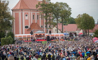 Skrzatusz bazyliką. Uroczystość przyciągnęła tłumy wiernych [ZDJĘCIA]