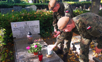 Wielkopolscy terytorialsi uporządkowali groby bohaterów