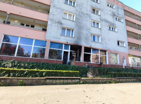 Nocny pożar sklepu. Ewakuowano mieszkańców - grafika