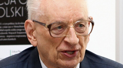 Władysław Bartoszewski patronem roku 2022 w Czarnkowie - grafika