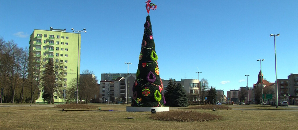 Wielkanocne drzewko w centrum Piły