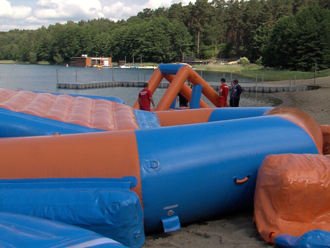 Na Płotki wraca dmuchany park rozrywki - grafika