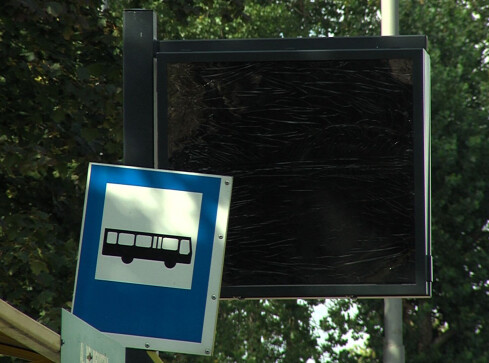 System Informacji Pasażerskiej z prokuraturą w tle - grafika