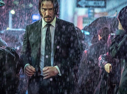 Keanu Reeves jako John Wick w kinie Helios - grafika