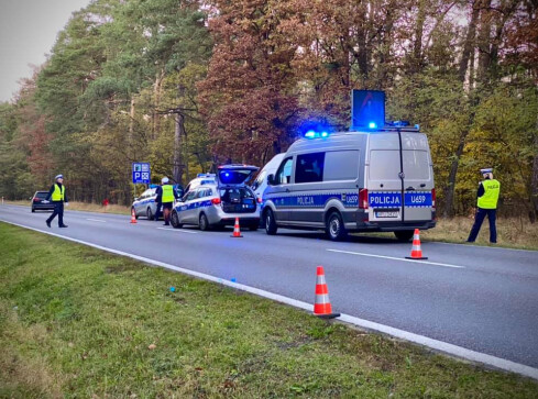 Policyjny pościg za busem - grafika