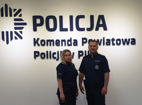 62-latka zagubiła się w lesie. Znaleźli ją policjanci  - grafika