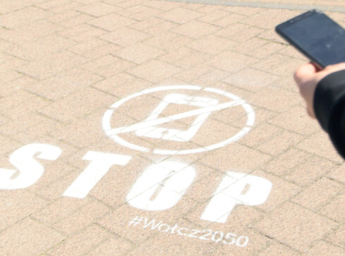 Odłóż telefon i żyj - grafika