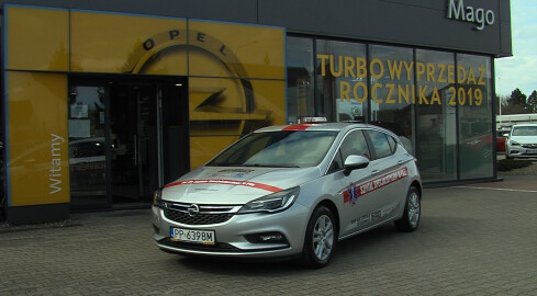 Auto dla pilskiego szpitala  - grafika